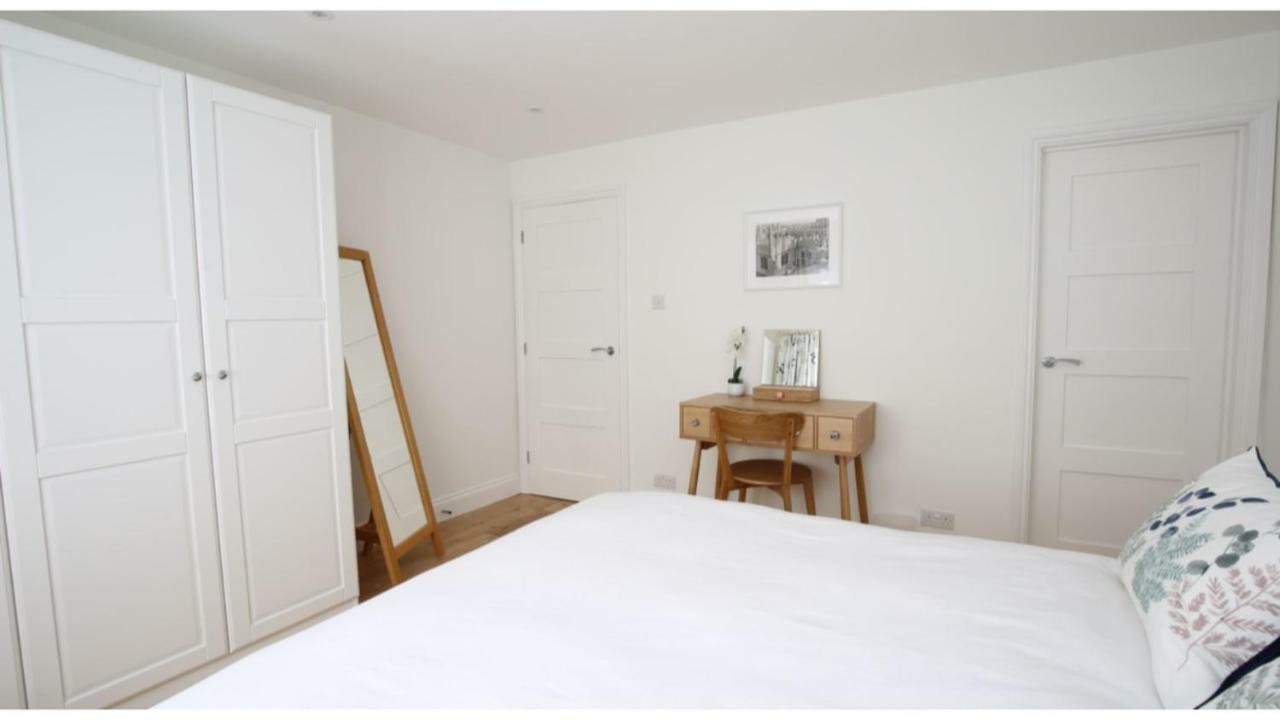 ★ Luxury Oxford Apartment ★ Sleeps 4, Free Parking 외부 사진