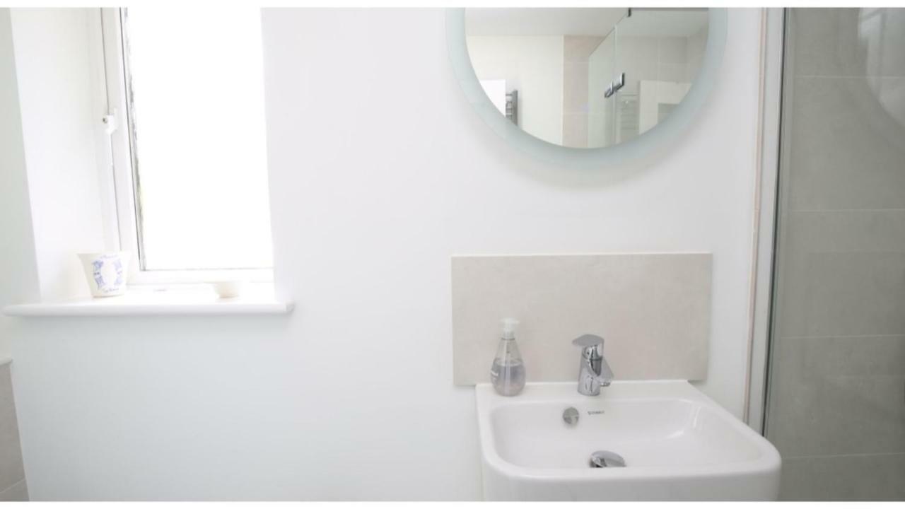 ★ Luxury Oxford Apartment ★ Sleeps 4, Free Parking 외부 사진