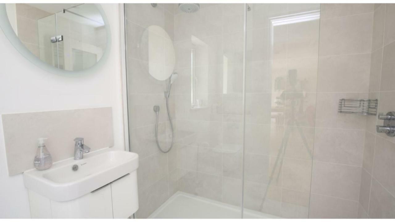 ★ Luxury Oxford Apartment ★ Sleeps 4, Free Parking 외부 사진