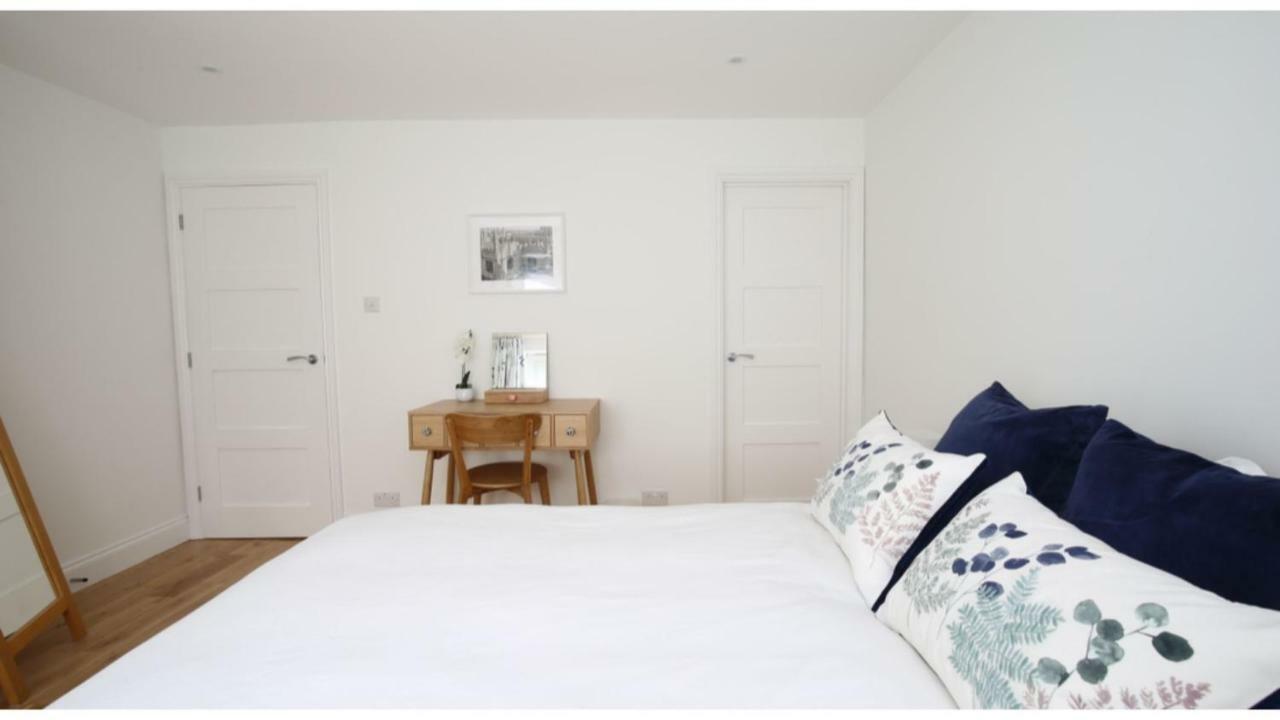 ★ Luxury Oxford Apartment ★ Sleeps 4, Free Parking 외부 사진