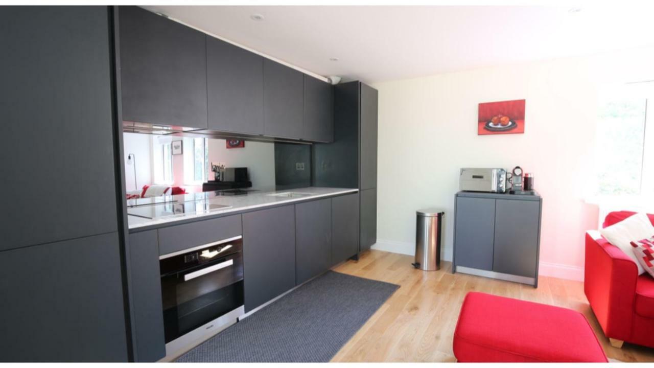★ Luxury Oxford Apartment ★ Sleeps 4, Free Parking 외부 사진